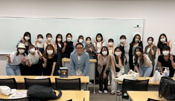 実践女子大学　人間社会学部　篠﨑香織