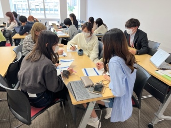 実践女子大学 人間社会学部 篠﨑香織