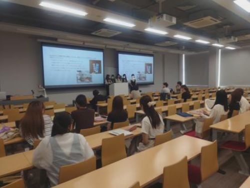 実践女子大学　人間社会学部　竹内光悦