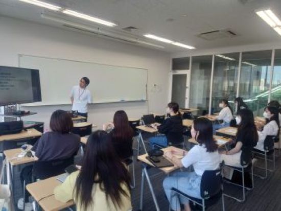 実践女子大学　人間社会学部　竹内光悦