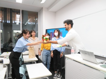 実践女子大学　人間社会学部　阿佐美敦子