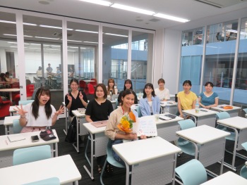 実践女子大学　人間社会学部　阿佐美敦子