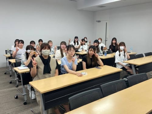実践女子大学　人間社会学部　篠﨑香織