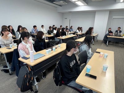 実践女子大学　人間社会学部　篠﨑香織