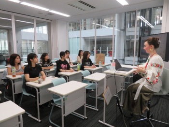 実践女子大学 人間社会学部 阿佐美敦子先生