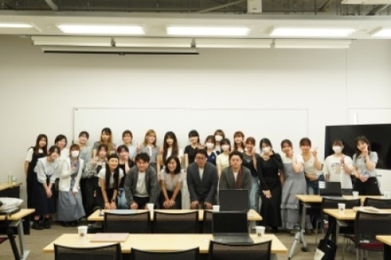 実践女子大学 人間社会学部 篠﨑香織
