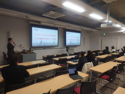 実践女子大学　人間社会学部　竹内光悦