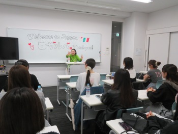 実践女子大学　　人間社会学部　阿佐美敦子