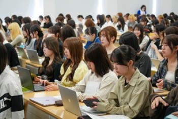 実践女子大学　人間社会学部　新入生セミナー