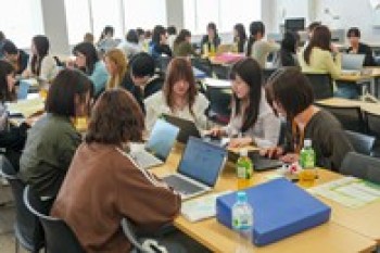 実践女子大学　人間社会学部　新入生セミナー