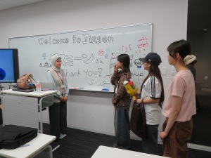 実践女子大学　人間社会学部　阿佐美敦子