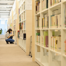 図書館（2～3階、地下1階）